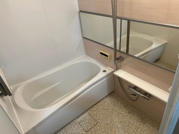 0220509TUB06.jpg