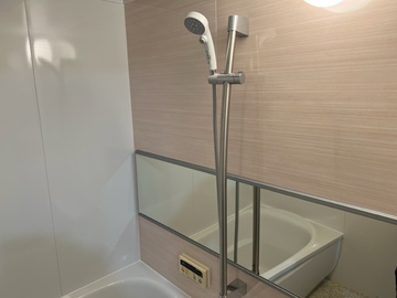 0220509TUB09.jpg